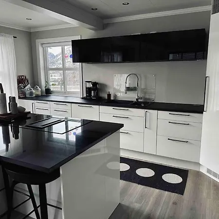 Naert Pa Naturen Og Sentrum! Apartmán